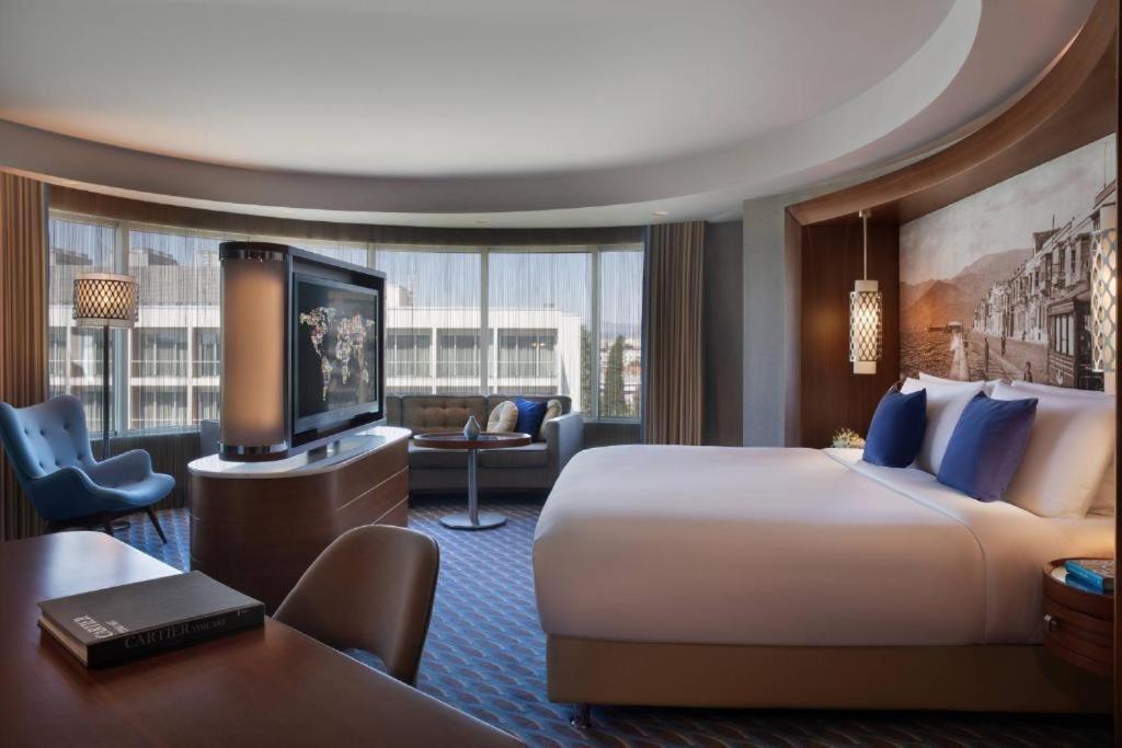 Junior Suite con Vista Mare Parziale e Accesso Executive Lounge